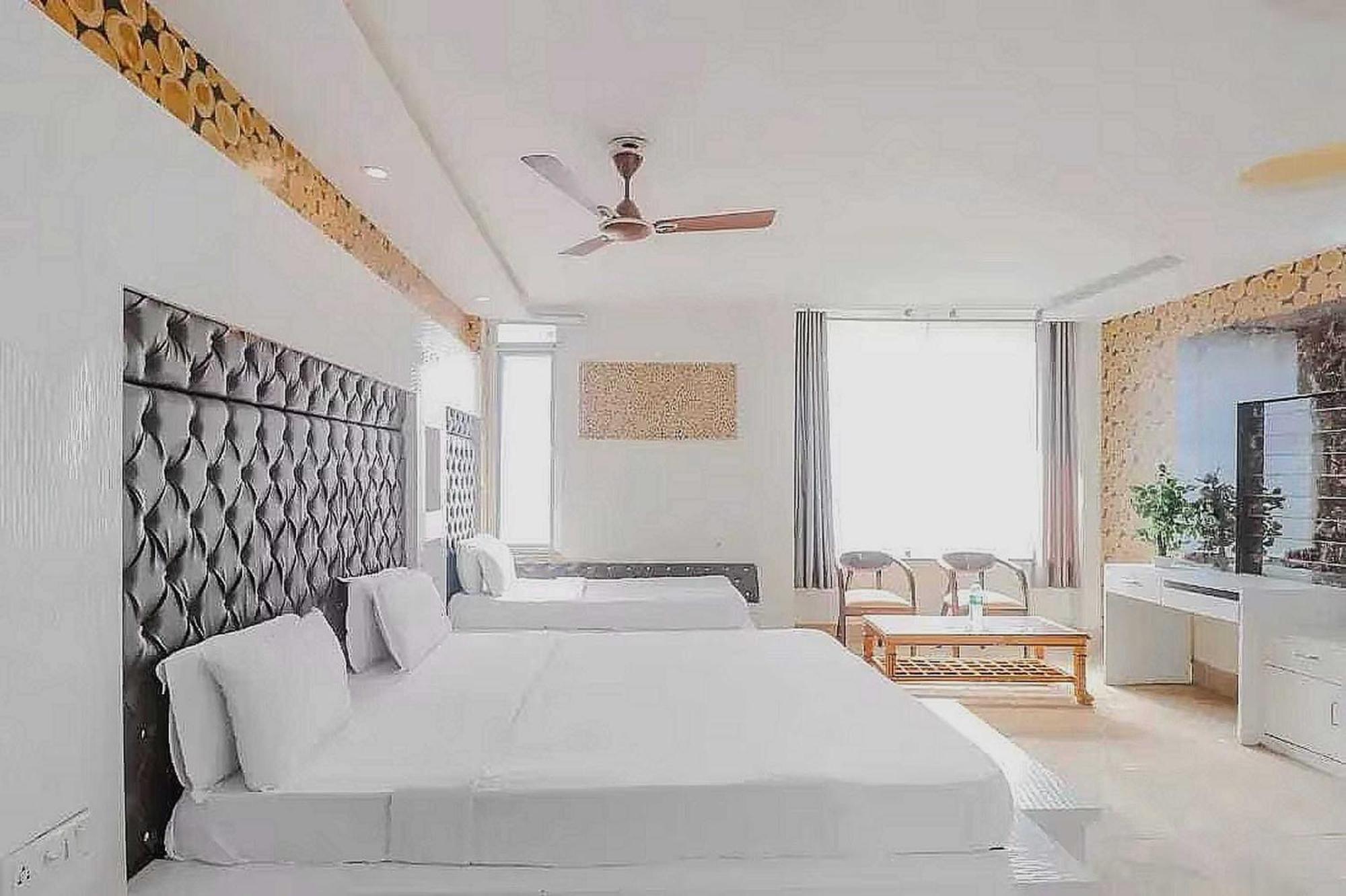 Super Hotel O Vivaan Residency Rohtak Kültér fotó