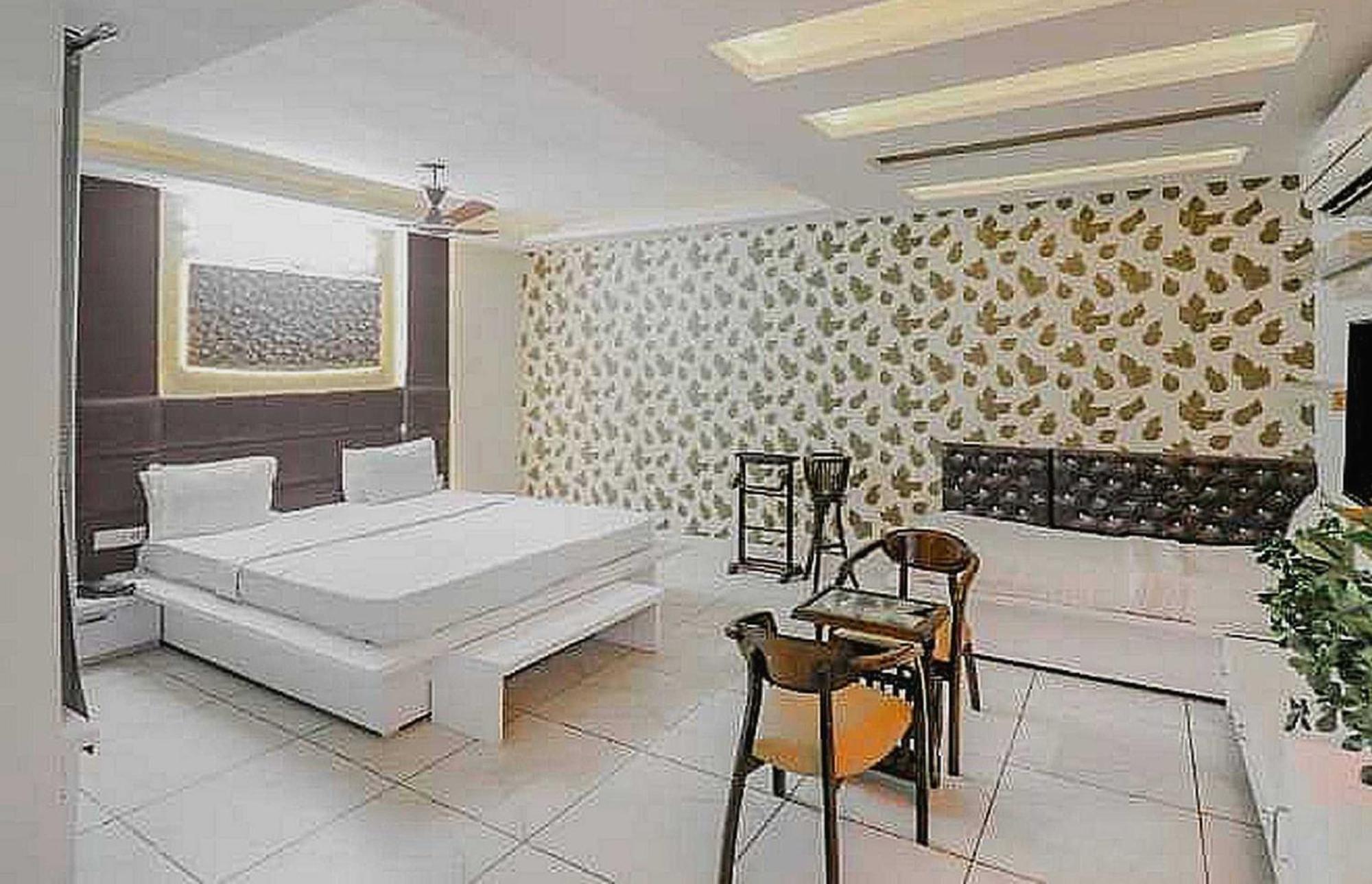 Super Hotel O Vivaan Residency Rohtak Kültér fotó