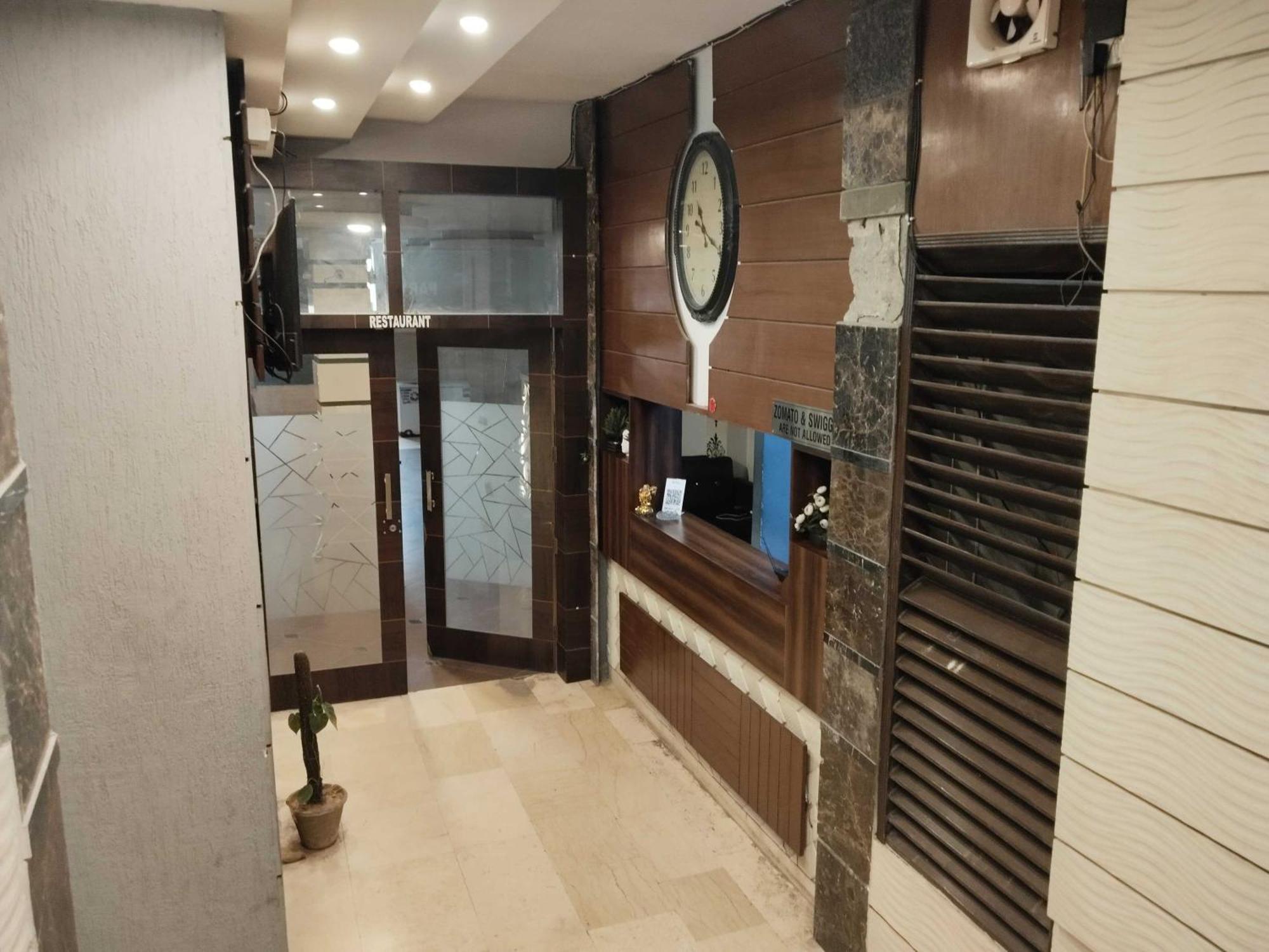 Super Hotel O Vivaan Residency Rohtak Kültér fotó